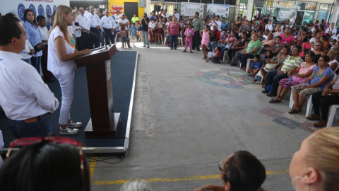 Ayuntamiento lleva apoyo a Hacienda Las Bugambilias