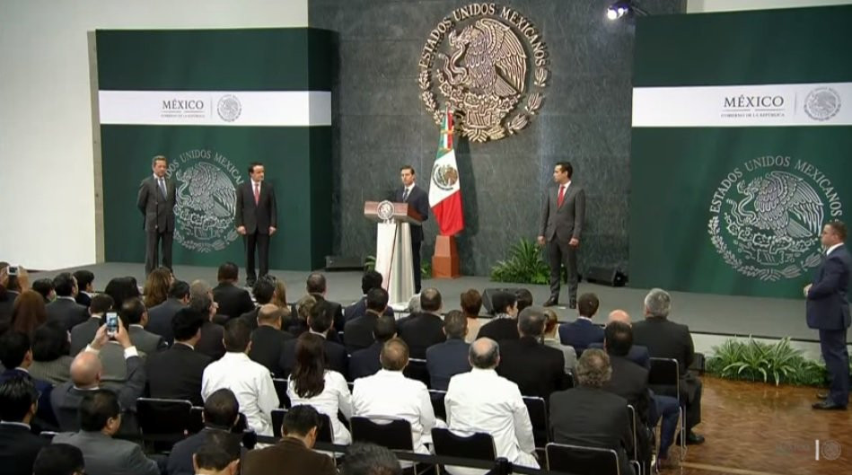 Oficial: Mikel Arriola deja el IMSS