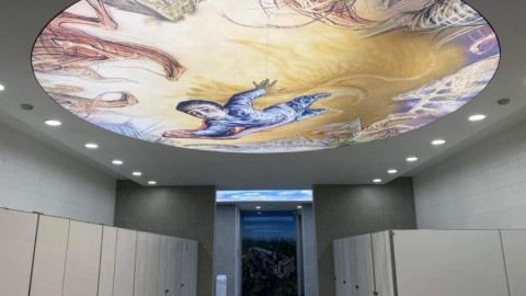 Lucha Libre y Xochimilco son plasmados en la decoración de los baños de AIFA 