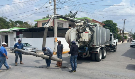 Realiza SRH labores de mantenimiento a la red hidrosanitaria en Xicoténcatl y Abasolo