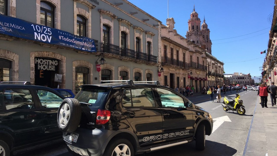 CNTE y Sindicato de Trabajadores del Poder Ejecutivo paralizan Morelia   