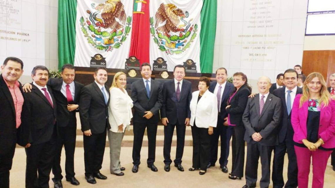 Asiste alcaldesa a informe del Gobernador