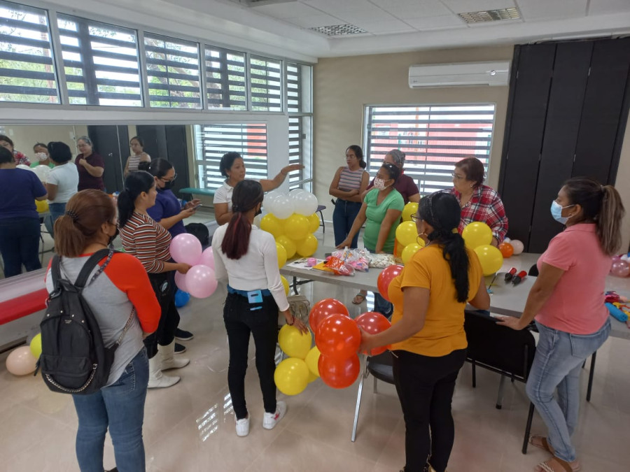 Capacita sistema DIF a futuros emprendedores 