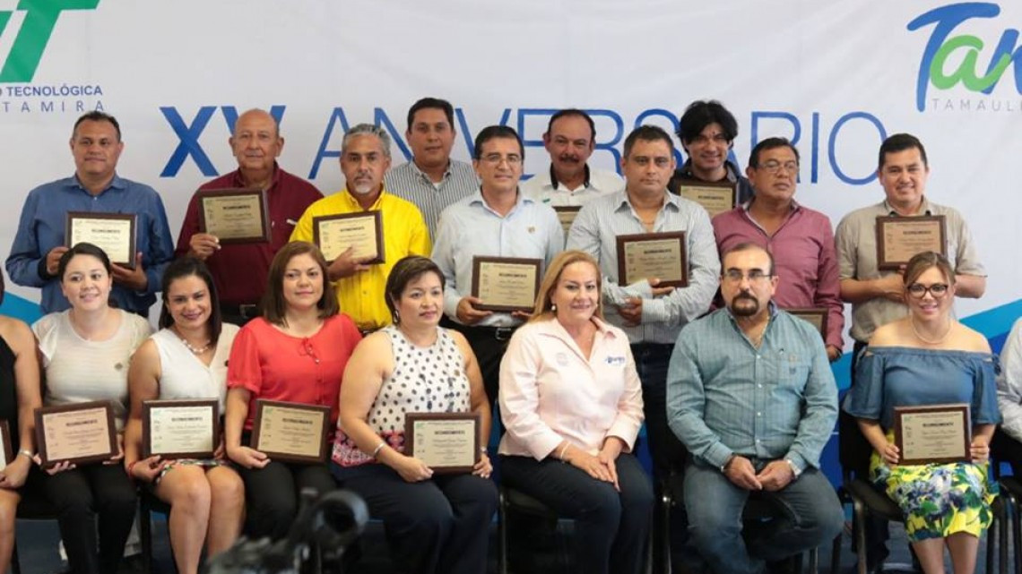 Alcalde acude a ceremonia de aniversario de la Universidad Tecnológica