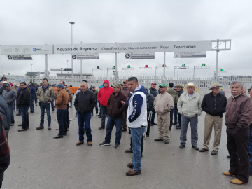 Se manifiestan Agricultores en Puente Reynosa-Pharr
