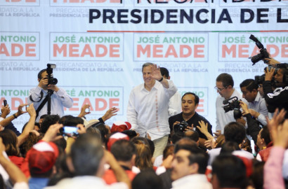 Meade termina primer día de precampaña