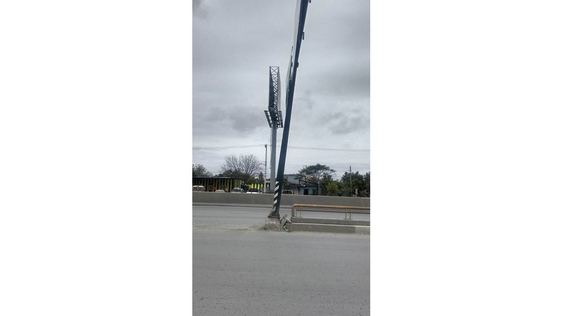 Ráfagas de viento dañan señalamientos en Matamoros