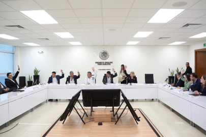 Avalan reformas para quitar  protección a exfuncionarios 