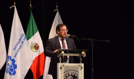 Reitera titular de la SET su compromiso con la educación superior