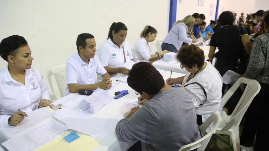 Alcaldesa reparte apoyos a madres de hijos con discapacidad