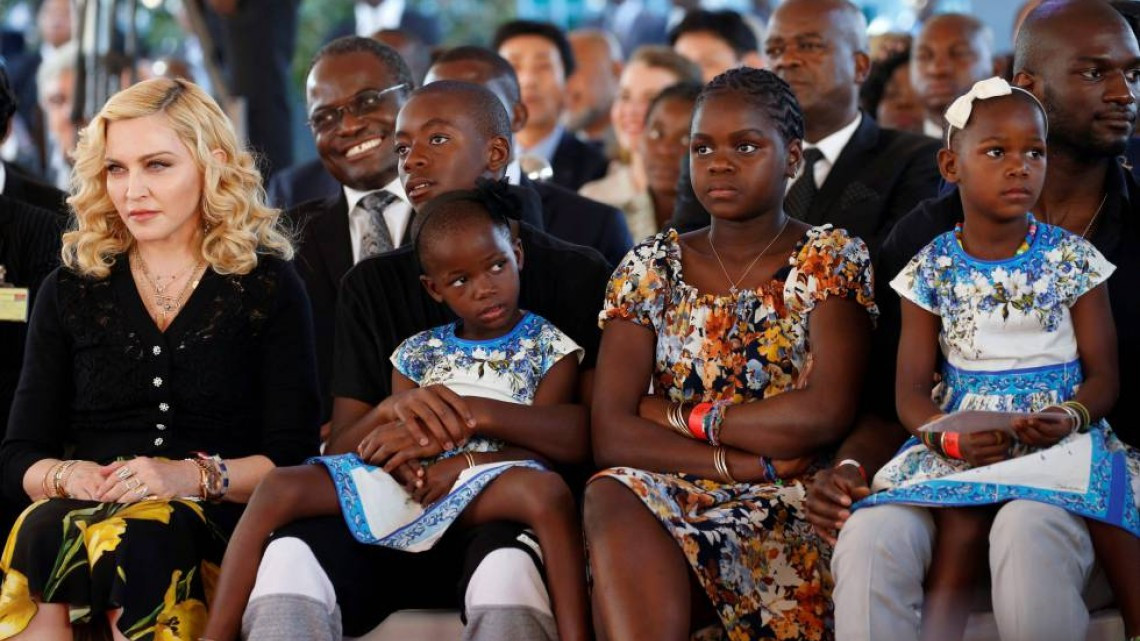 Madonna inaugura hospital de cirugía infantil en Malaui