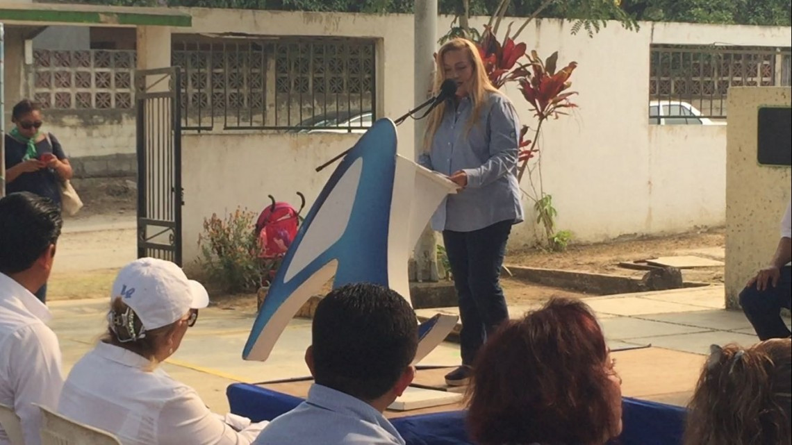 Gobierno local apoya tema educativo en infraestructura y social