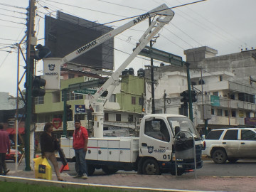 Entrada de vientos del norte dejó fundidas 200 lámparas de alumbrado público