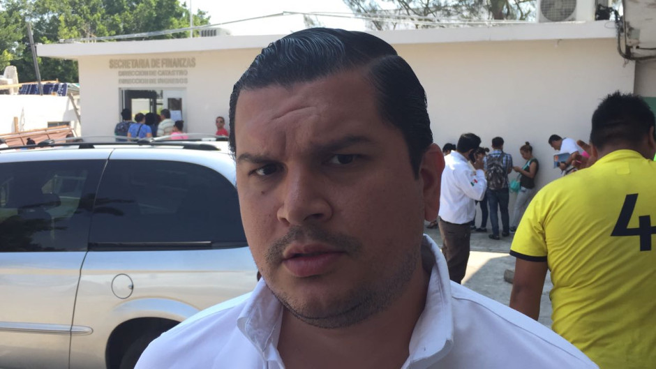 Director de Atención a la juventud cobraba cuota a sus empleados