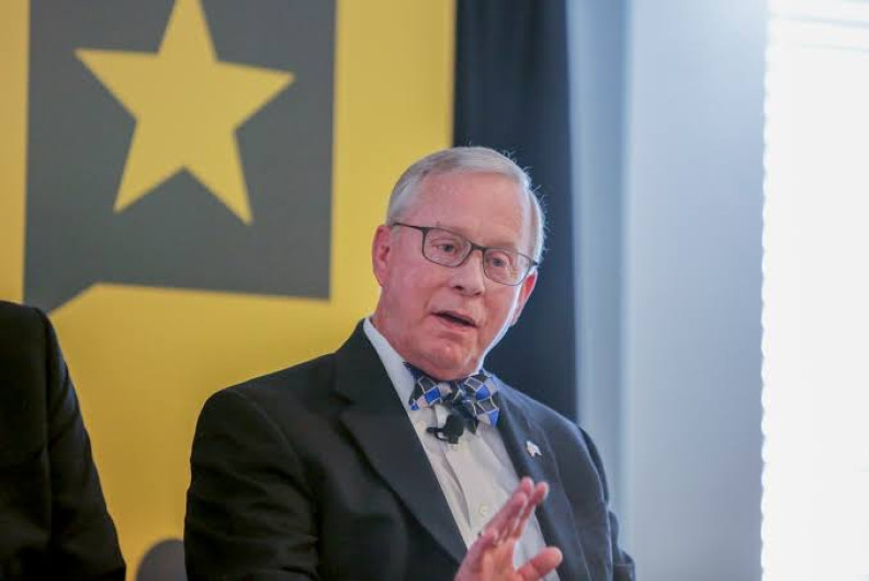 Fallece Ron Wright, representante republicano de Texas