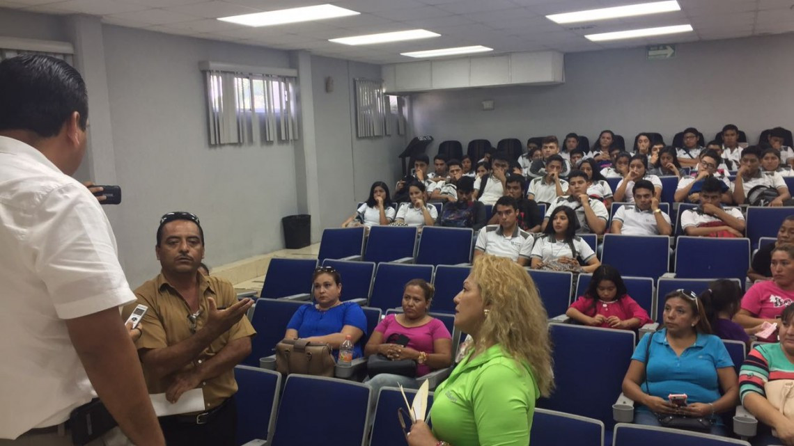 Estalla conflicto en el CBTis 135