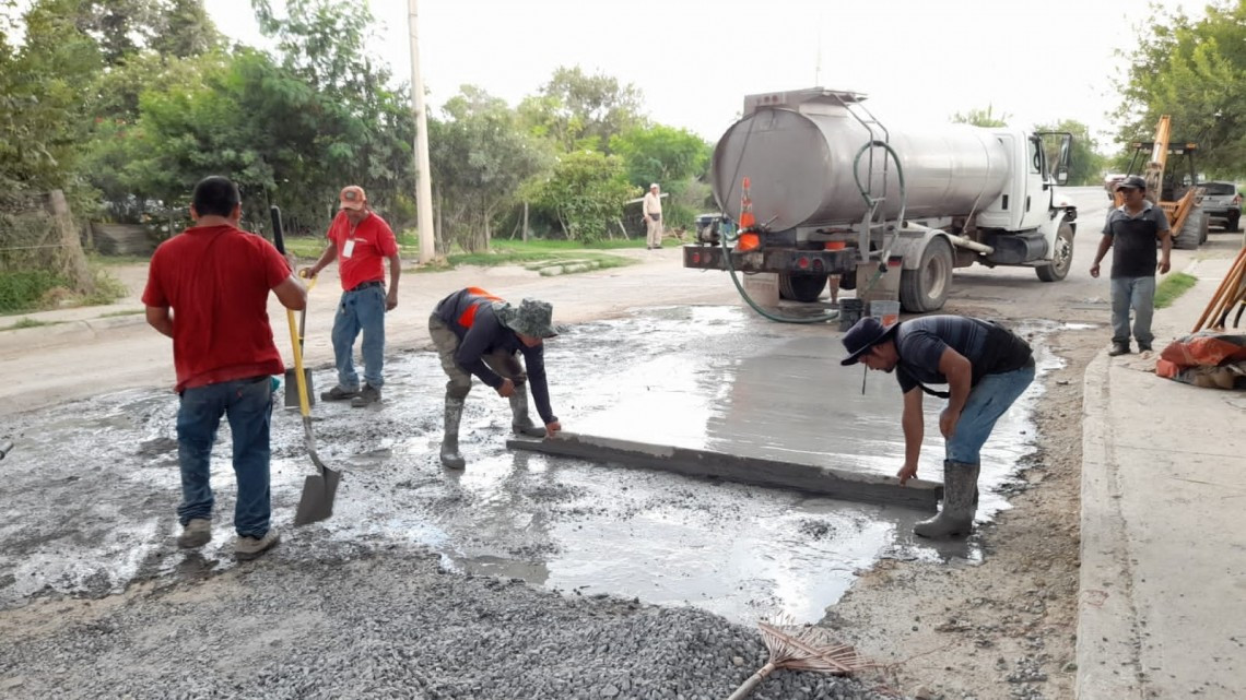 Rehabilitan avenida Las Flores en la villa