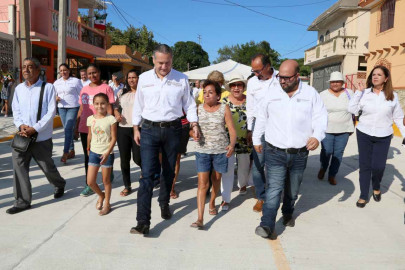 Inauguran vialidades en colonia Hipódromo