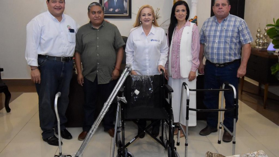 Recibe Alcaldesa de Altamira donación de aparatos funcionales 