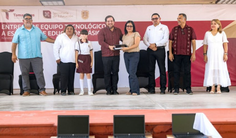 Entrega SET equipo tecnológico a primarias y telesecundarias en Reynosa