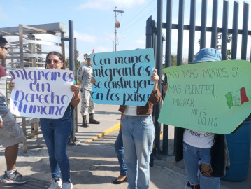 Mujeres del Pueblo en Matamoros protestan contra política migratoria de E.U.
