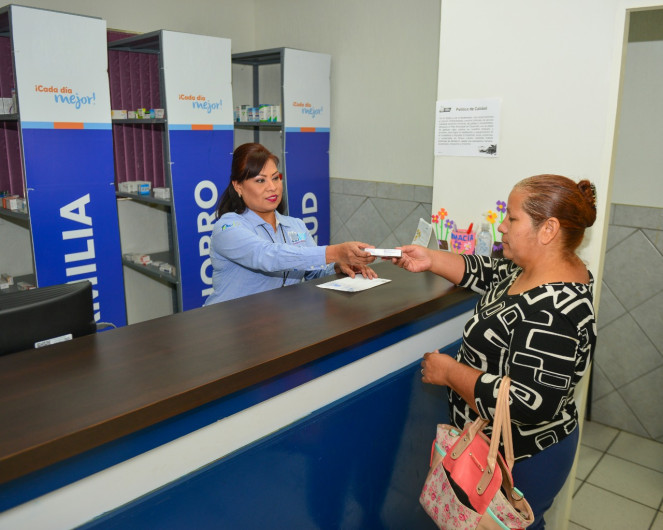 Apoyan farmacias en NLD en contingencia por COVID-19