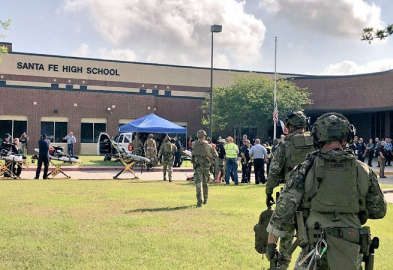 Reforzaran seguridad en escuela de Texas