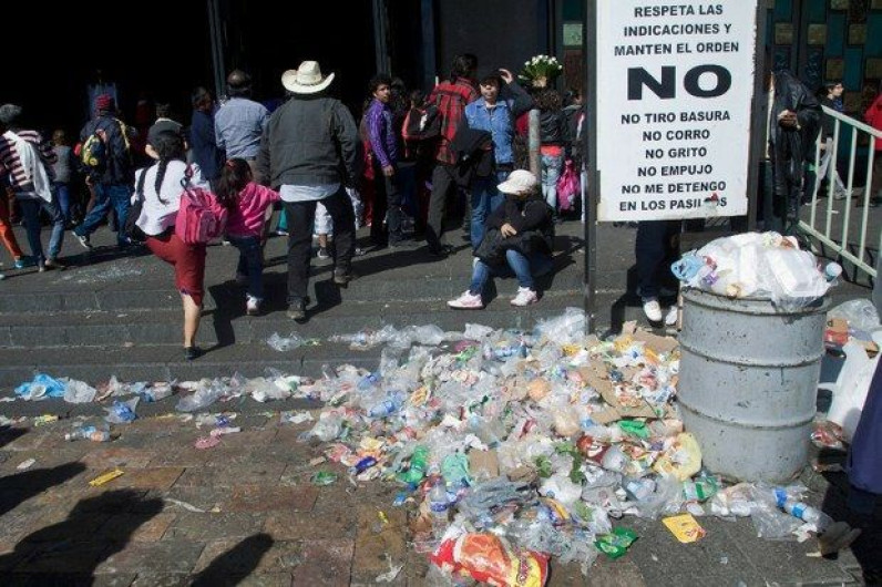 Toneladas de basura dejan en a Basílica de Guadalupe