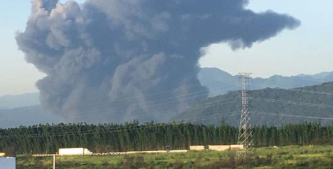 Estalla ducto de Pemex por toma clandestina 