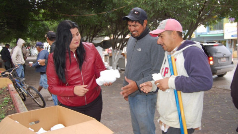 Dona DIF Río Bravo prendas de invierno