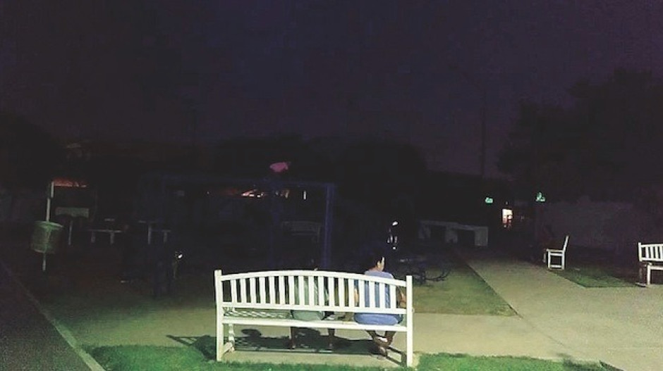 Se requiere alumbrado para plaza pública 