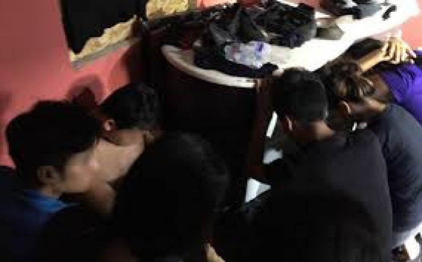 Rescatan a 43 migrantes de una casa de Laredo, Texas