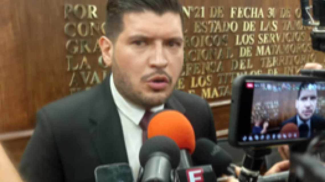 Beto Granados preside primera sesión de Cabildo con protesta de funcionarios