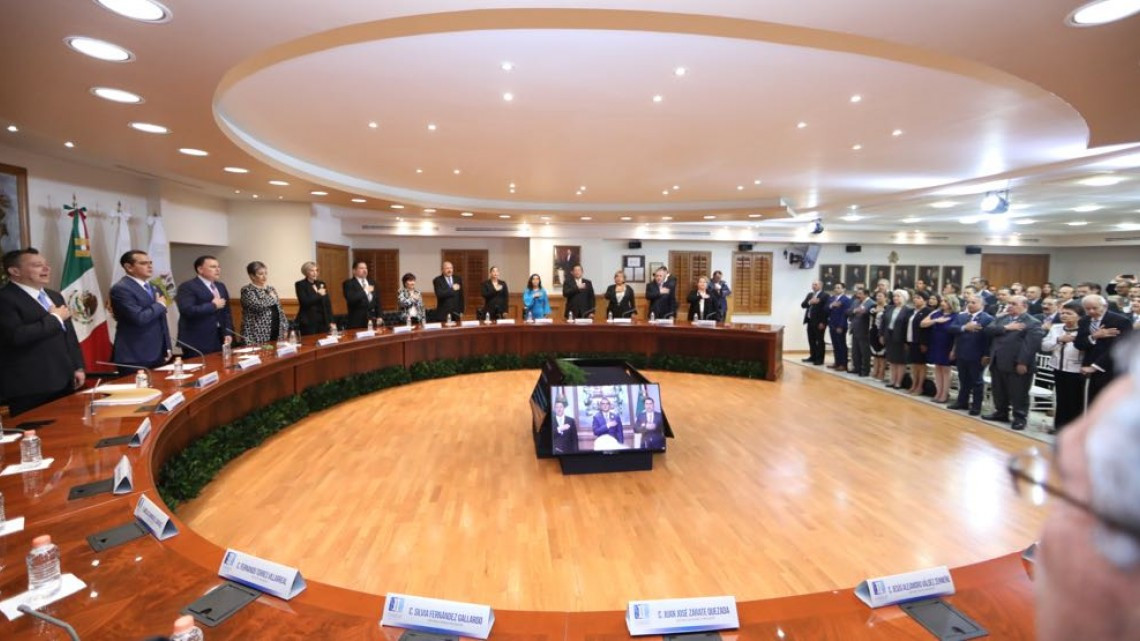 Felicita Maki Ortiz a Alcalde de Nuevo Laredo por su Segundo Informe