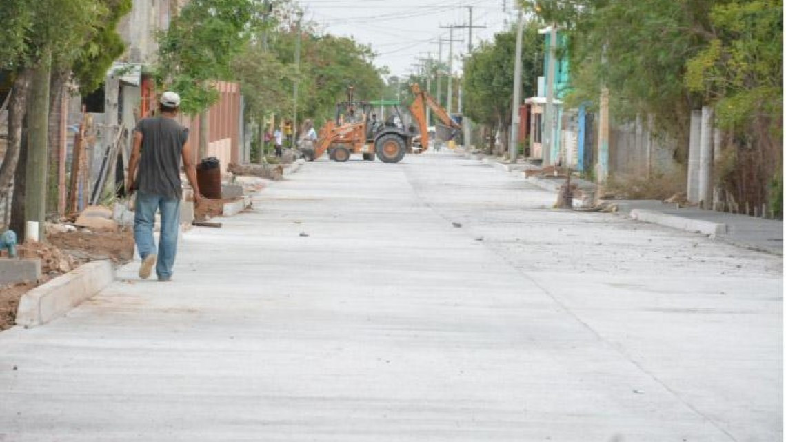 Contempla Maki 104 obras de pavimentación