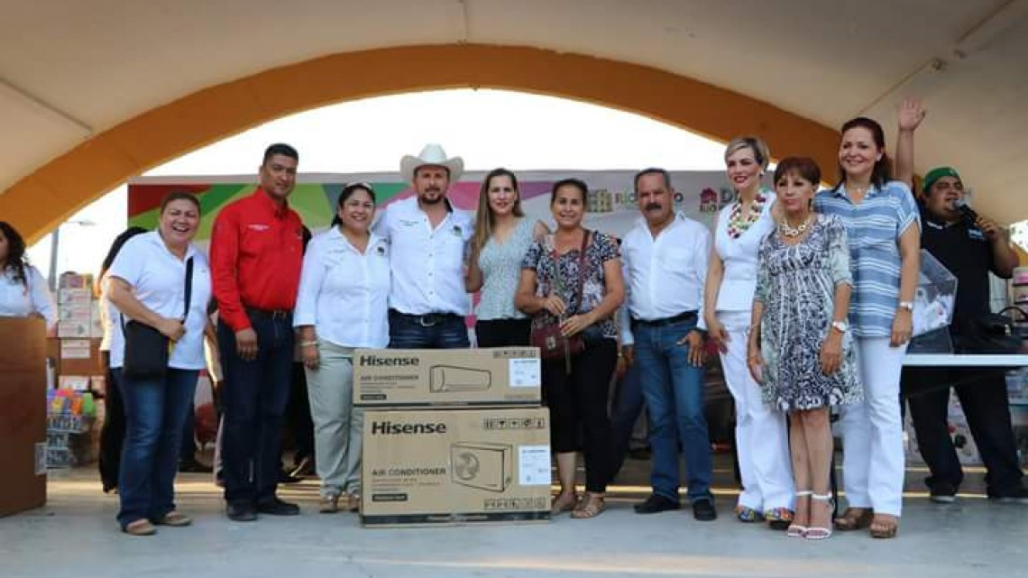 Ayuntamiento realizó festejo por el "Día de las madres"
