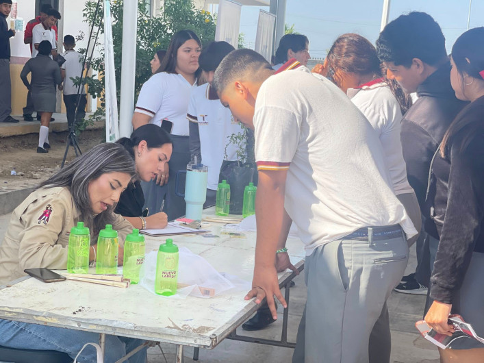 Lleva gobierno municipal brigada “Contacto Joven” al COBAT 23