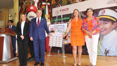 Oseguera ubica a Madero en  plano Nacional; aparece municipio en billete de lotería