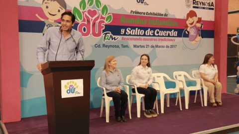 Realiza DIF primera exhibición de rondas infantiles 
