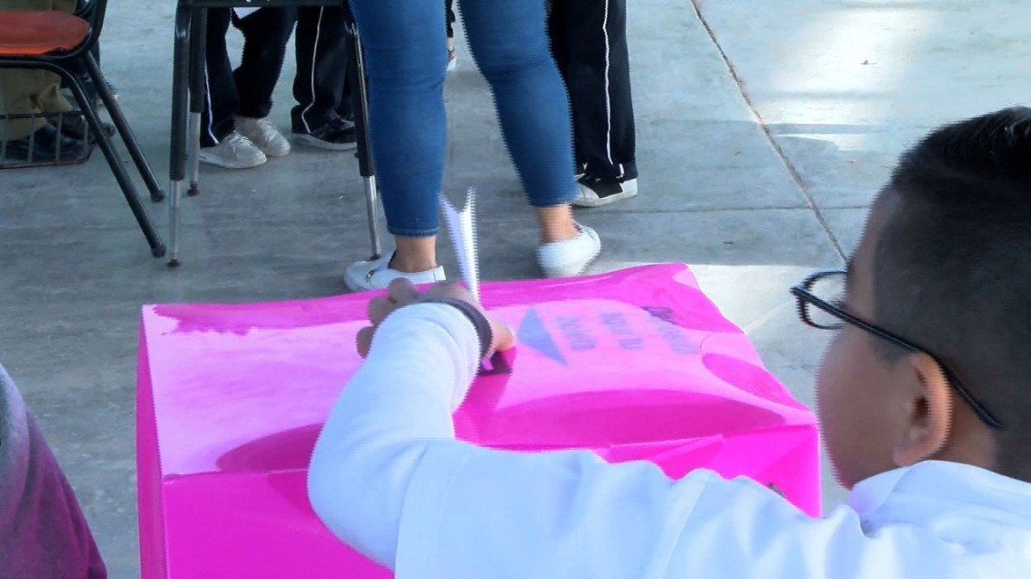 Alumnos de primaria viven experiencia democrática al elegir a 'gobernadores' por un día