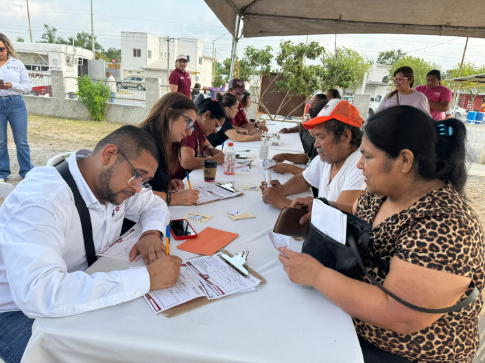 Atendió Audiencia Pública del Gobierno Municipal a familias de Puerta Sur