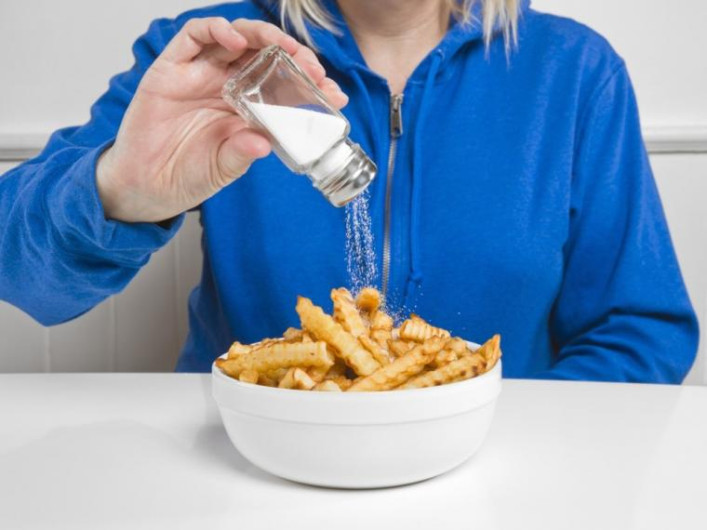 Mucha sal aumentaría el riesgo de obesidad