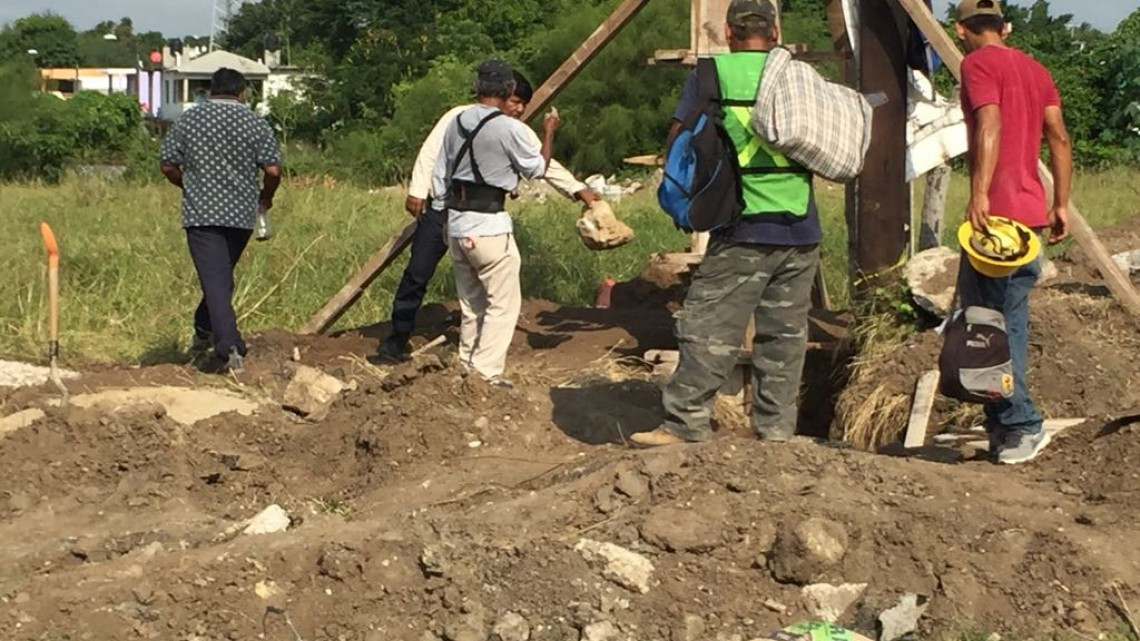 Realizan trabajos de cableado eléctrico subterráneo