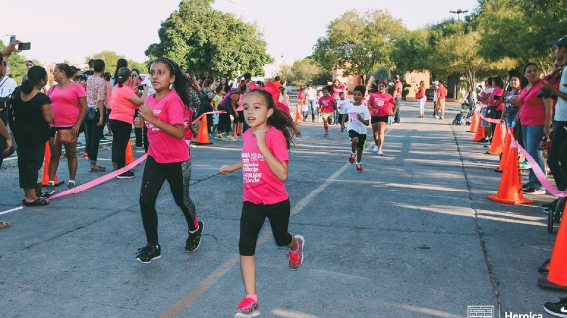 Realizan carrera “Corriendo por mamás sanas”