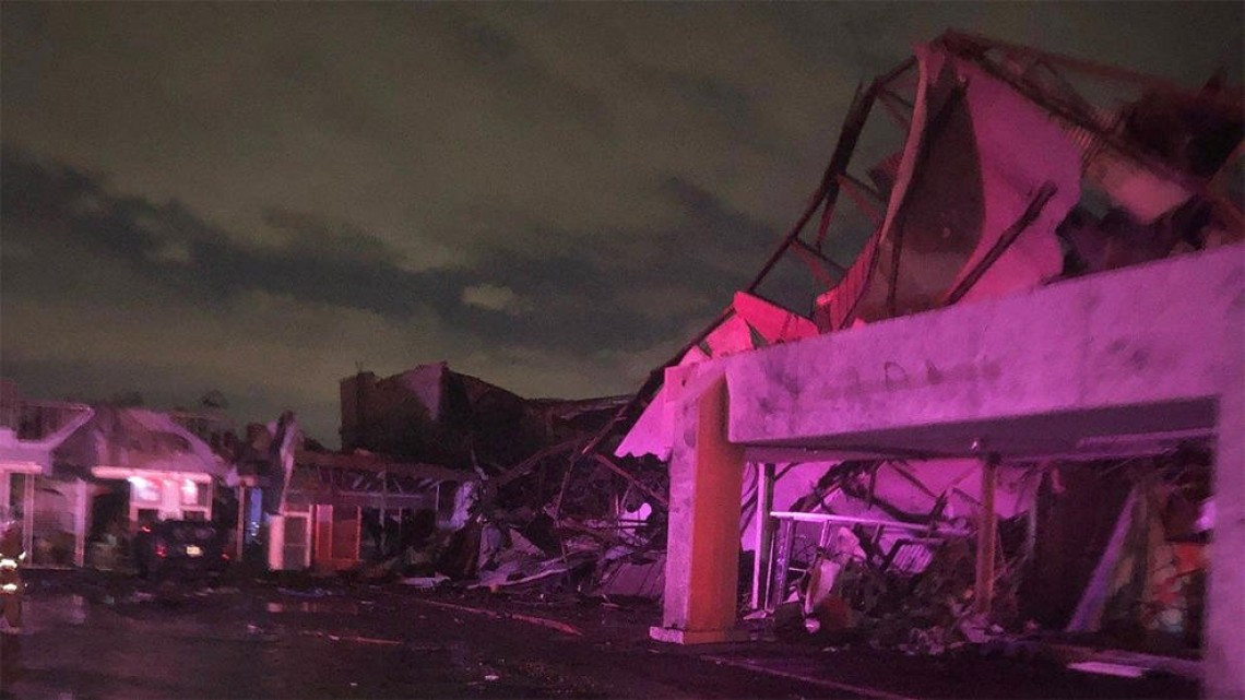 Tornado causa destrozos en Dallas 