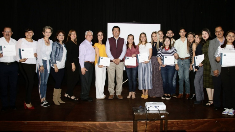 Sedena dona 20 mil pesos a la Cruz Roja