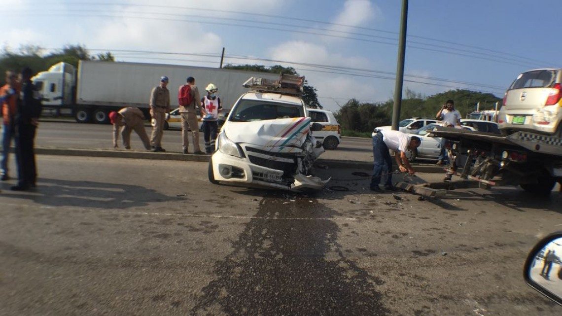 Vacas y caballos en la vía pública, peligro para automovilistas