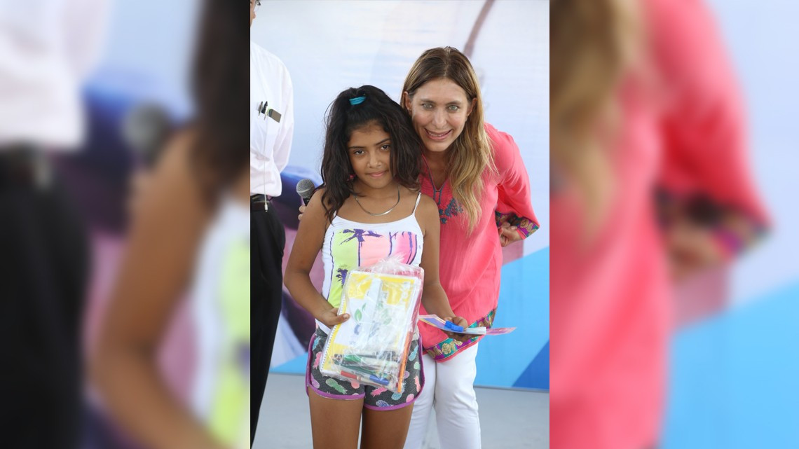 Maki entrega beneficios y convive con Colonia Marte R. Gómez