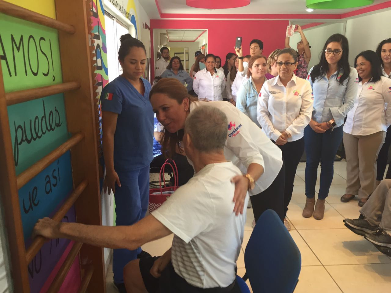 Inauguran murales motivaciones y sensoriales en el CRI