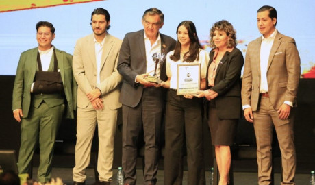 Premia Américo Villarreal a la juventud y al deporte tamaulipeco